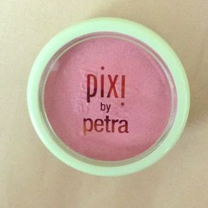 Pixi by Petra fresh face blush in peach parfait.
